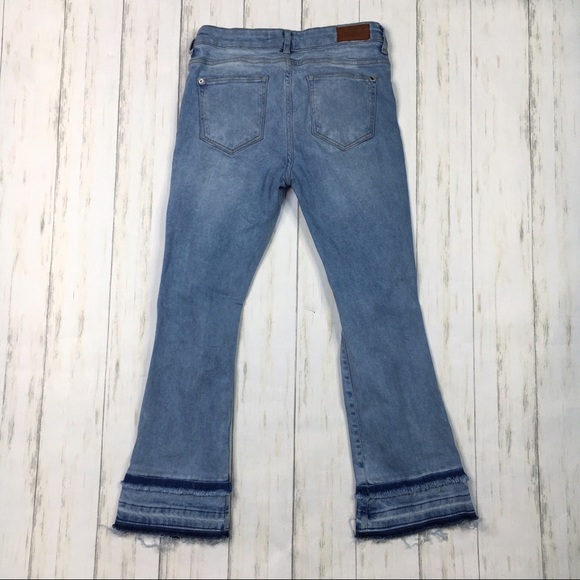 Zara Mid Rise Frayed Hem Cropped Distressed Jeans - Picture 8 of 9